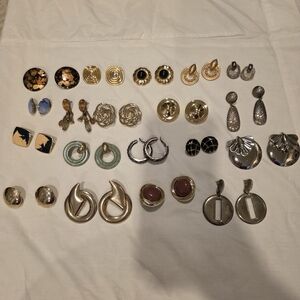 19 Pairs Of Earrings